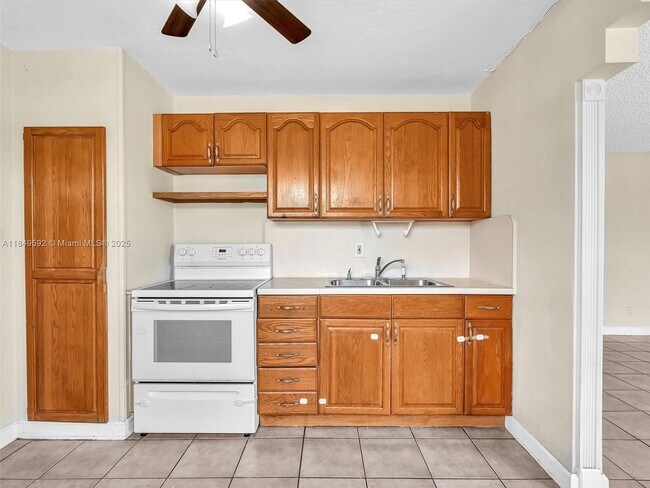 Foto del edificio - 5611 SW 37th St