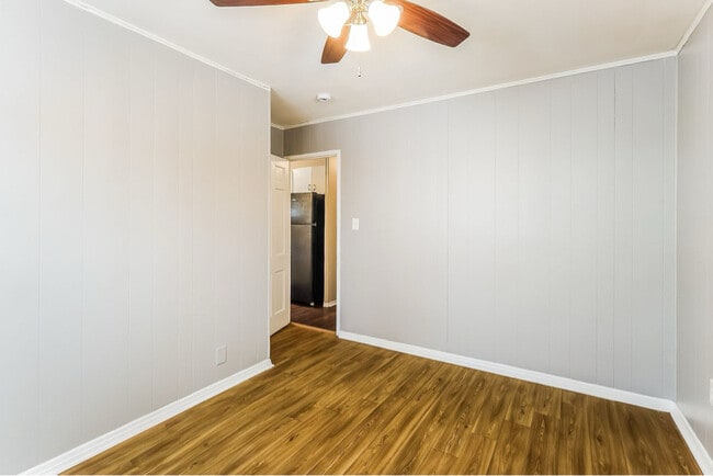 Building Photo - 2659 Niagara St