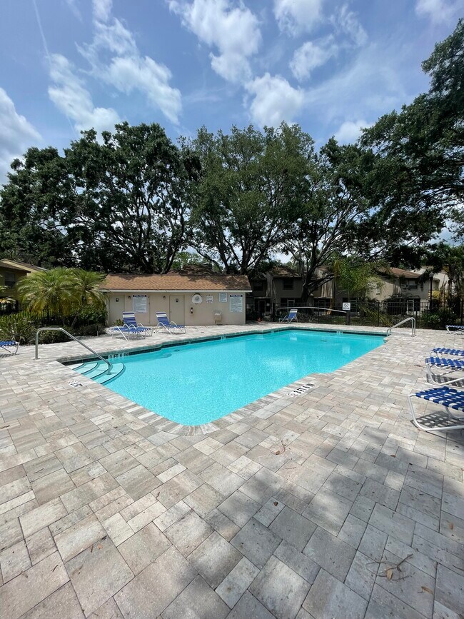 Foto del edificio - 2105 Fletchers Point Cir