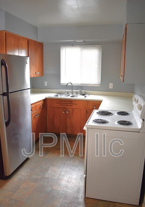Building Photo - 505 Kirman