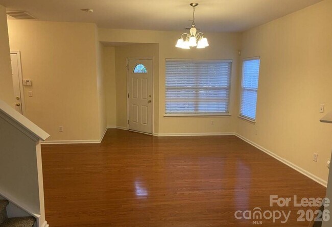 Foto del edificio - 12120 Stratfield Pl Cir