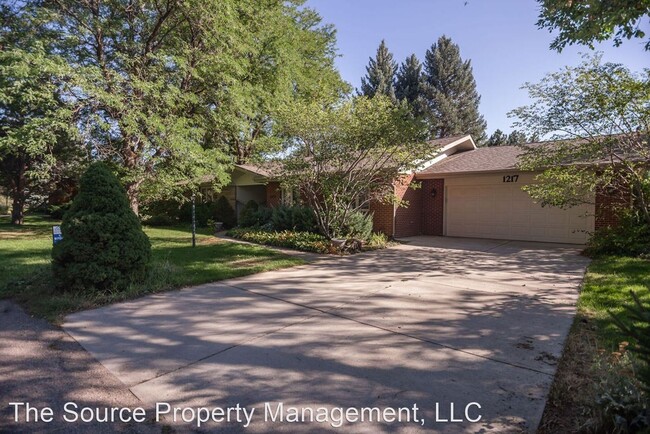 Building Photo - 4 br, 3 bath House - 1217 Lindenwood Dr