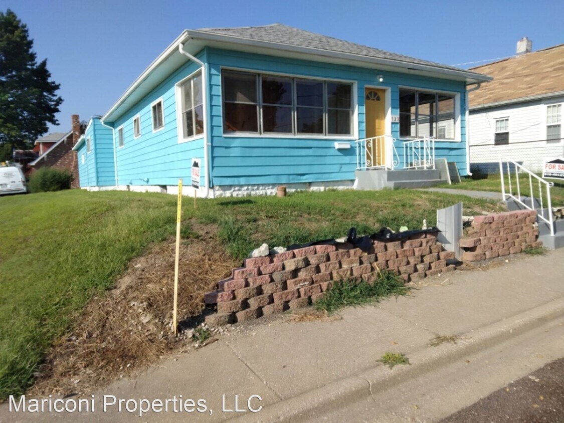 Primary Photo - 4 br, 1 bath House - 123 w cherry