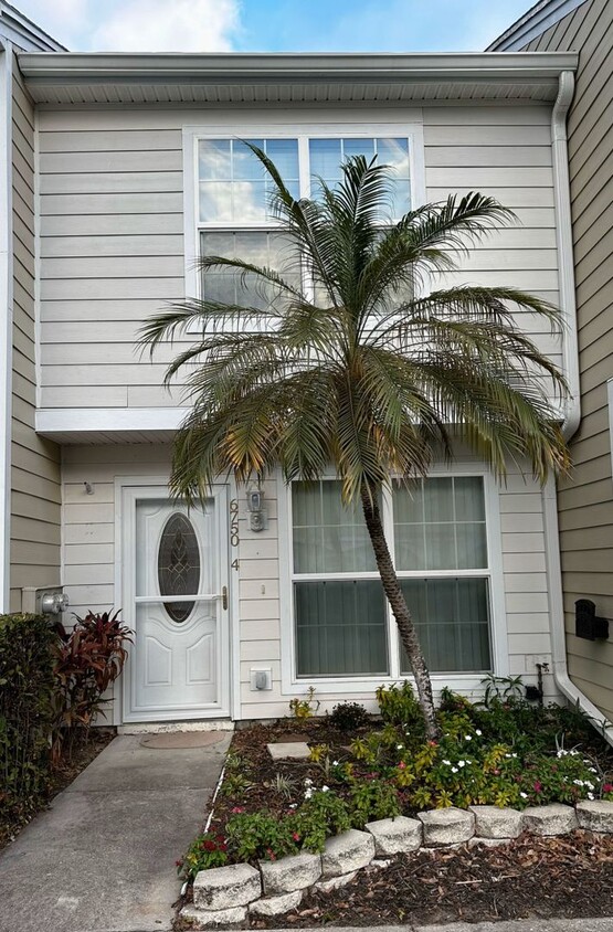 6750 121st Ave, Largo, FL 33773 Townhome Rentals in Largo FL