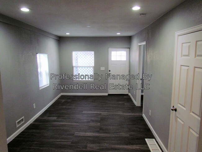 Building Photo - 4736 Vine St
