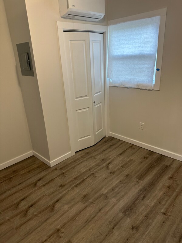 Foto del edificio - 4233 E 38th St