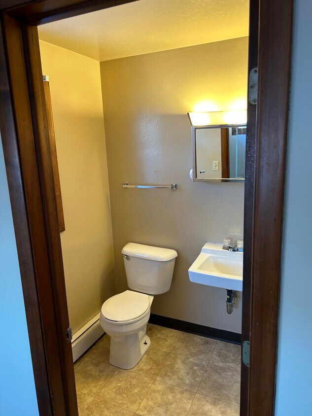 Building Photo - 822 Marvelle Ln