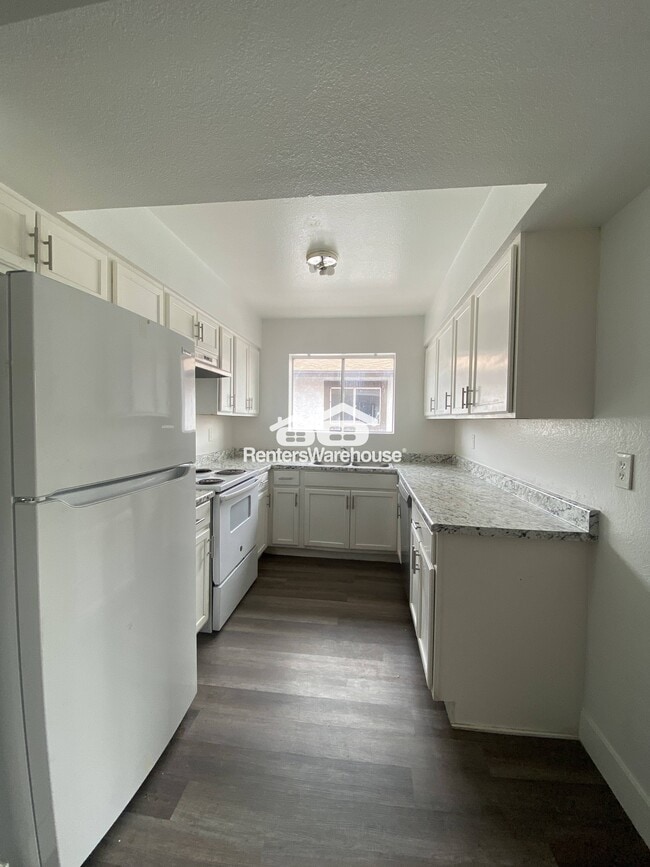 Building Photo - 3136 E Cicero St