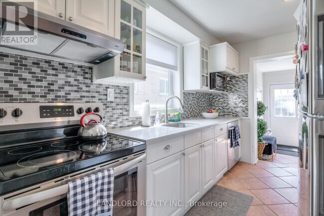 Building Photo - 203 Calvington Dr