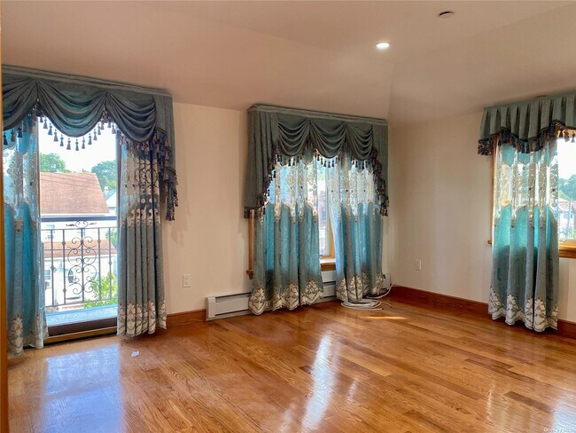 Foto del edificio - 45-12 163rd St