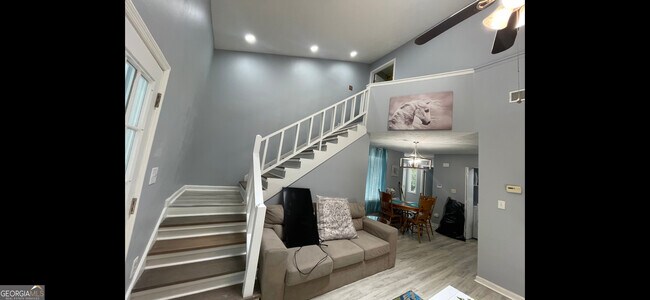 Foto del edificio - 933 Ohara Dr