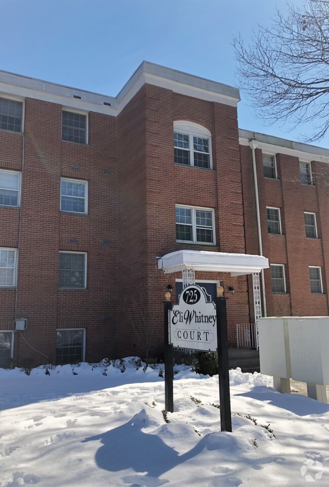 Apartments under 1,000 in Hamden CT