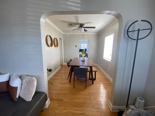Foto del edificio - Gorgeous 3 bedroom 1 bath in Historic Coro...