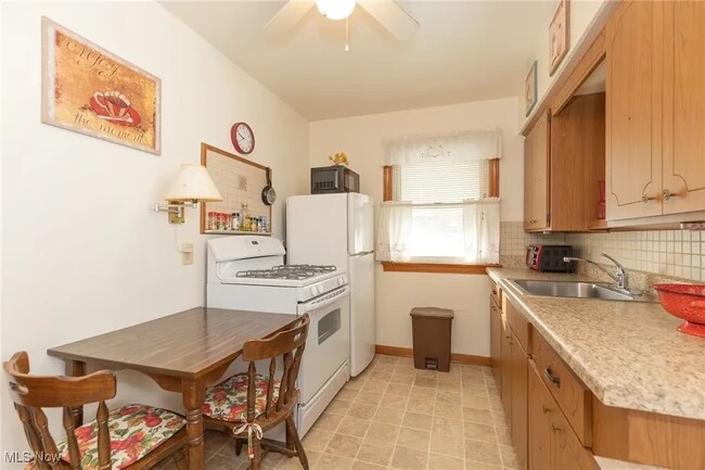 Cocina - 5918 Ira Ave