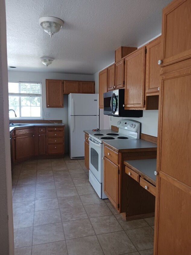 Foto del edificio - Quiet 3-bedroom 2 bath on cul-de-sac