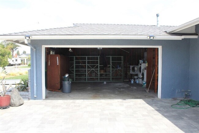 Foto del edificio - 5192 Robinwood Dr