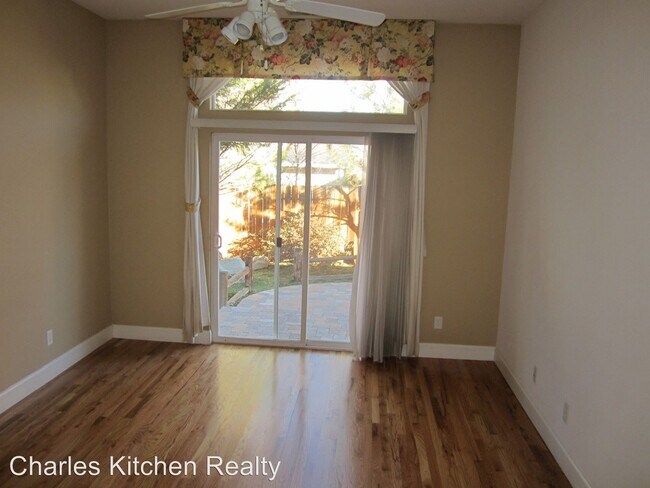 Building Photo - 3 br, 2 bath House - 2825 Ridgecrest Drive
