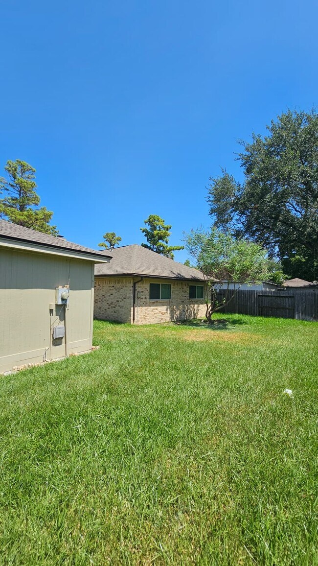 Building Photo - 14819 Knightsway Dr