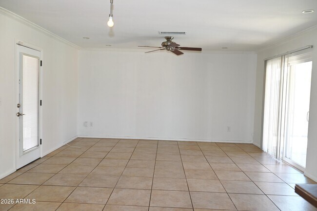 Foto del edificio - 3626 N 80th Pl