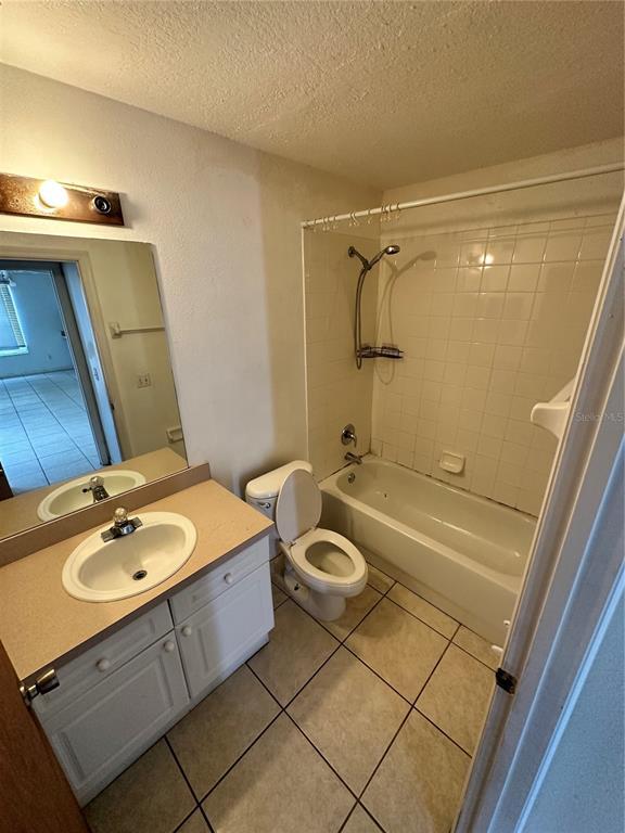 Building Photo - 235 Mango Dr