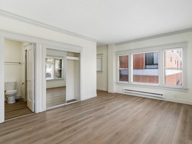 Building Photo - 330 Cedar Ave