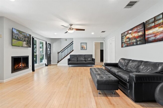Foto del edificio - 6906 One Oak Rd