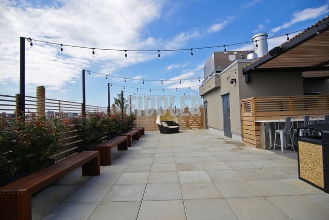 Building Photo - 395 Leonard St