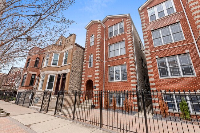 Building Photo - 2033 W Huron St