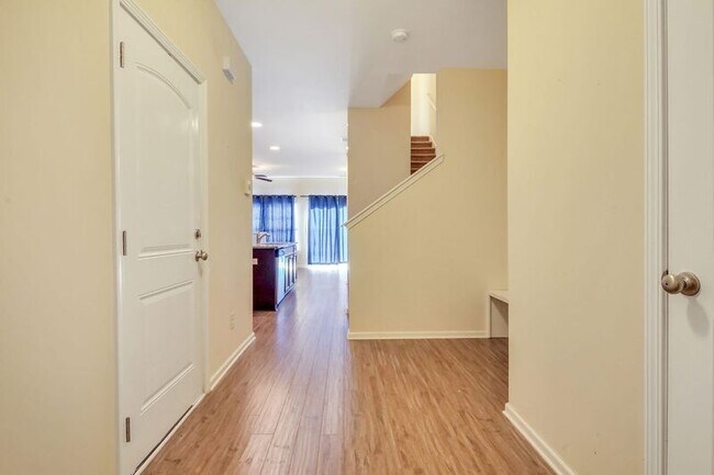 Building Photo - 285 Cantle Dr
