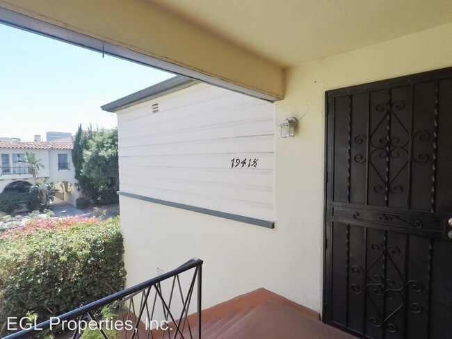Foto del edificio - 7941 1/2-7941 Blackburn Ave