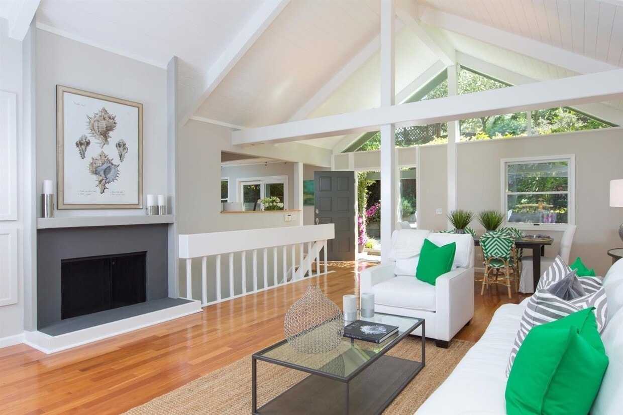 Foto principal - Great Home in Central Mill Valley Location