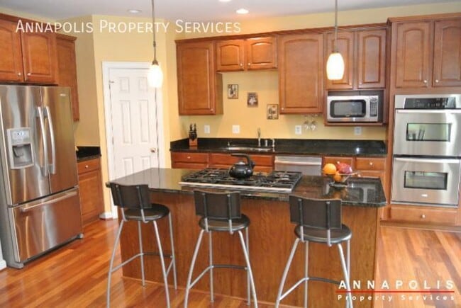 Building Photo - 336 Quarterdeck Aly