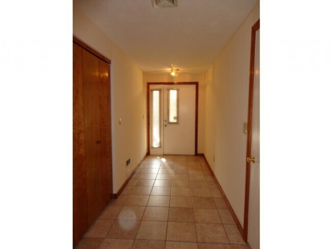 Foto del edificio - 2 Ashwood Ct