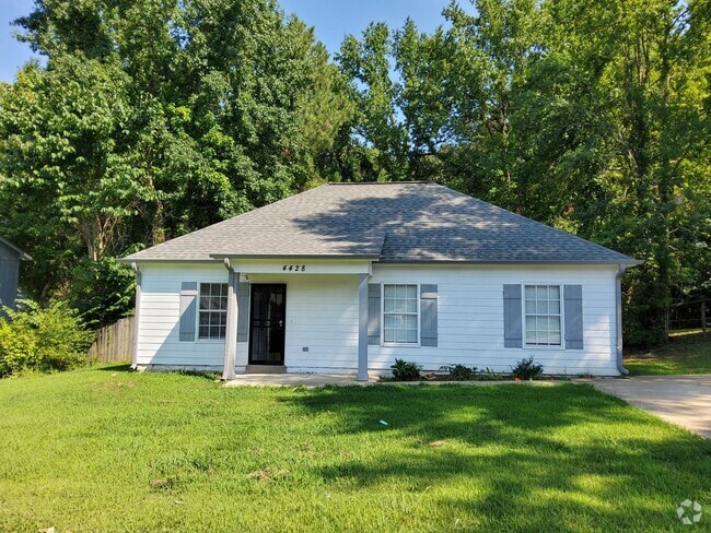 Building Photo - Welcome to Feels Like Home in Memphis, TN!
