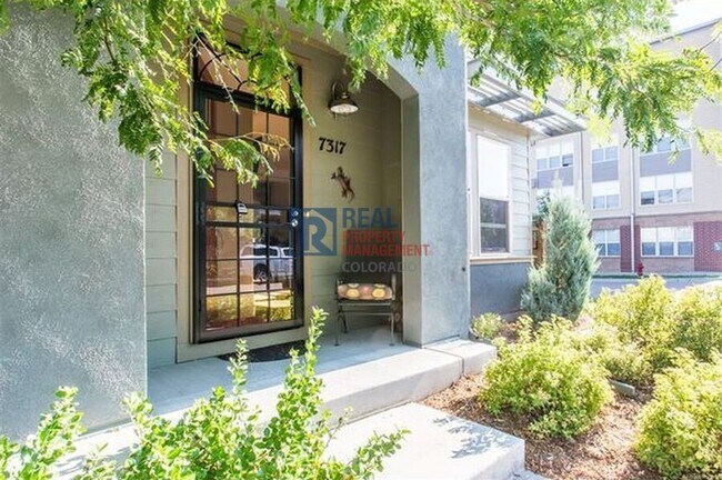 Foto del edificio - 7317 W Center Ave