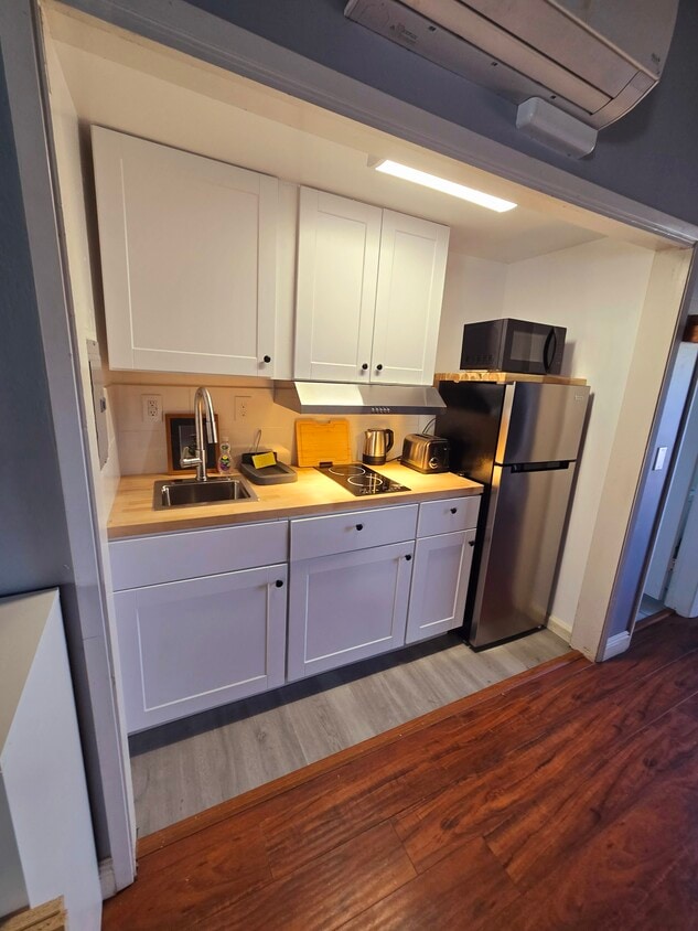 Foto principal - 2471 E Canal Dr