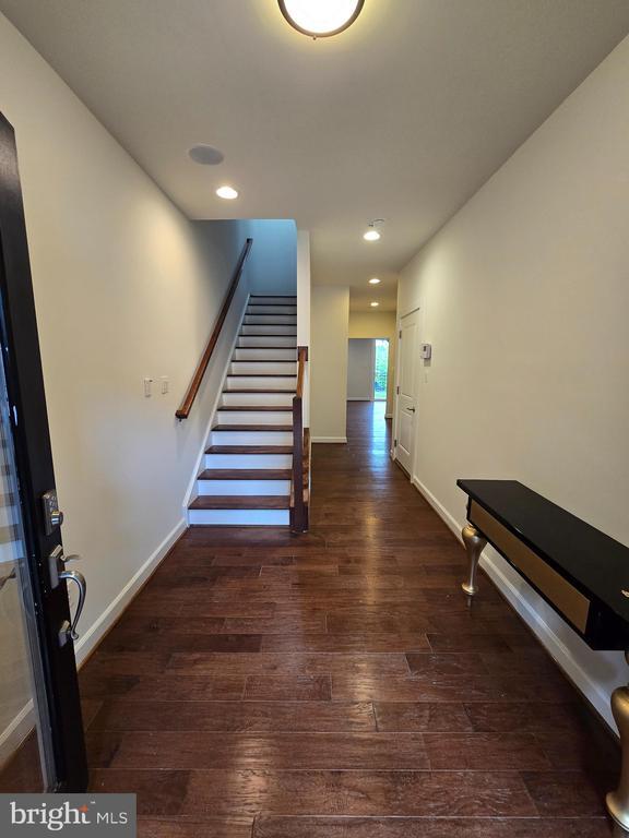 Building Photo - 3123 Sundrops Ct