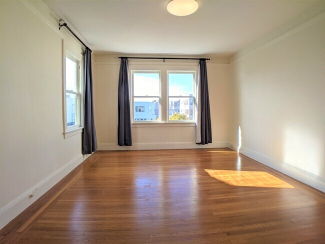 Foto del edificio - 2128 Bay St