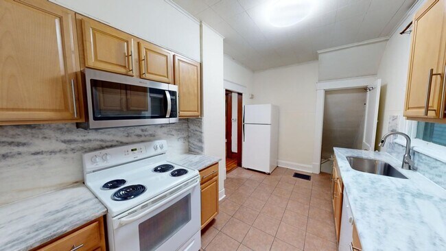 Building Photo - 163 E Maynard Ave