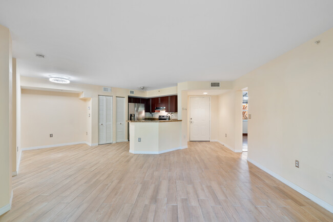 Building Photo - 771 N Pine Island Rd