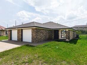 Building Photo - 3605 Westwood Dr