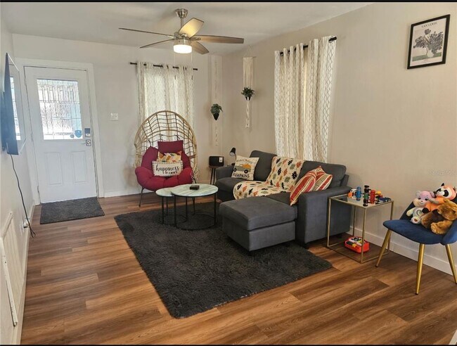 Foto del edificio - 2015 Oakwood Ave