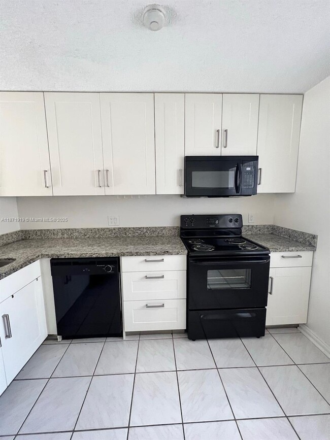 Foto del edificio - 1565 Springside Dr