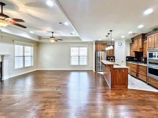 Foto del edificio - 28 Forest Valley Ln
