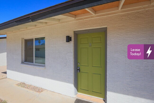 Building Photo - 1021 N 28th St