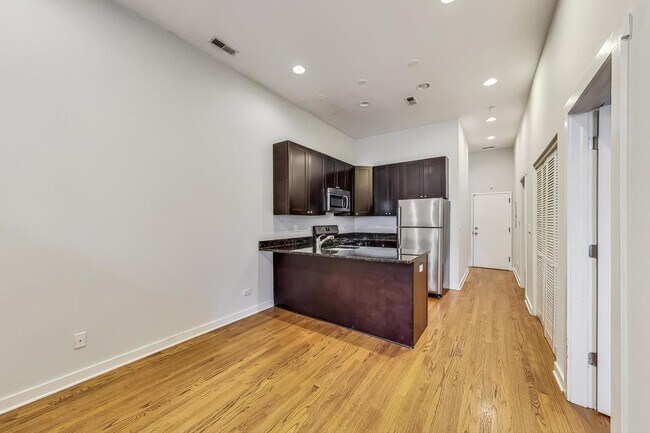 Foto del edificio - 1645 W Huron St