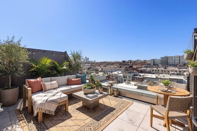 Foto del edificio - 720 Clinton St