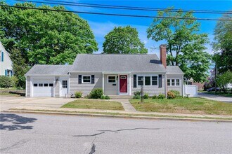 Building Photo - 76 Crossland Rd