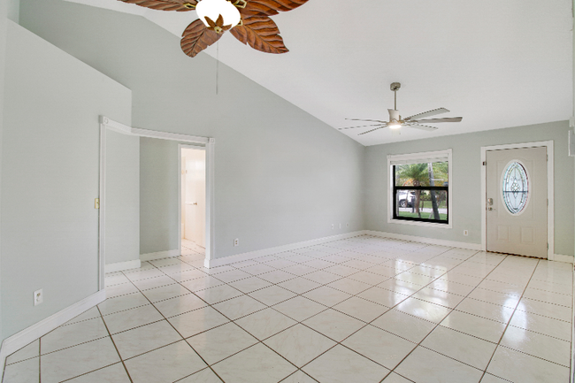 Building Photo - 5929 SE Collins Ave