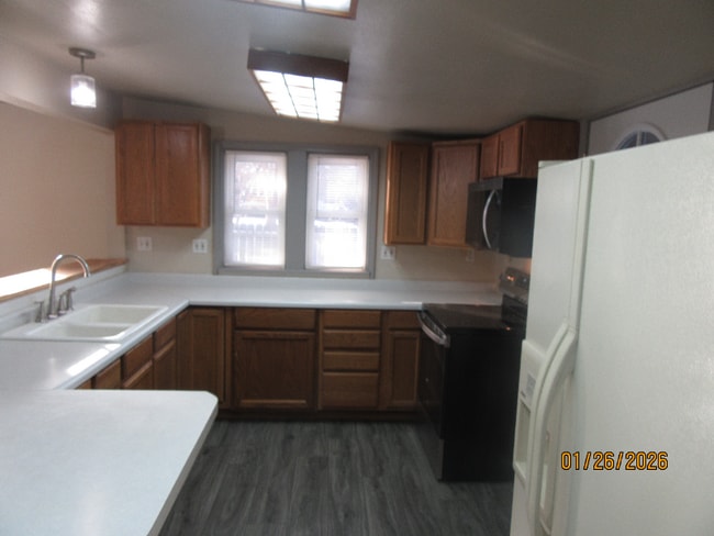 Building Photo - 353 Blake St